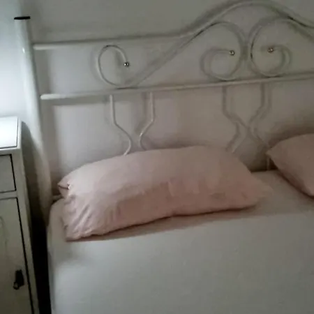Vilă Daki Eviniz Mese Agaci *